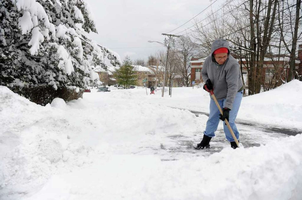 Snow Showers Forecasted to last until Saturday